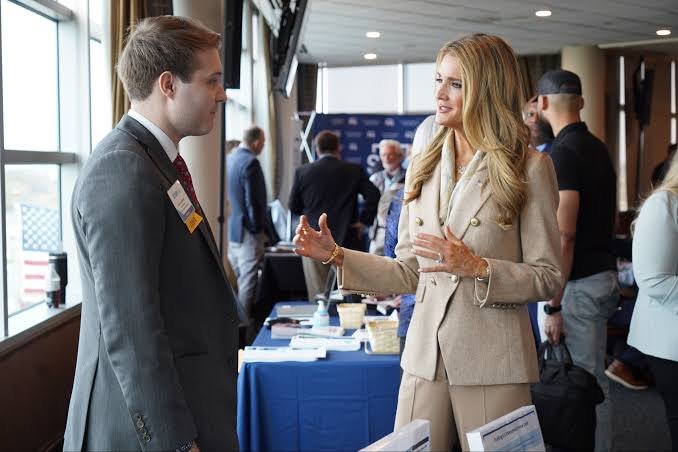 Customer Service Representative Salary in the United States